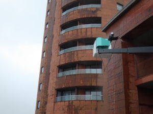 高所作業車高圧洗浄